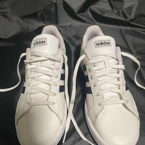 WHITE WITH BLACK STRIPES ADIDAS SNEAKERS